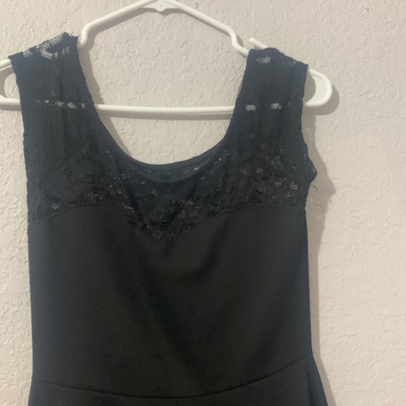 Black dress - Picture 2 of 4